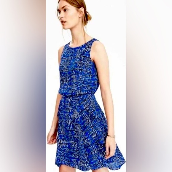 Banana Republic Dresses & Skirts - Banana Republic Tiered Ruffle Dress - Size 0 Petite